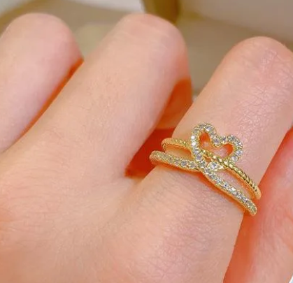 Elegant Gold Heart Ring
